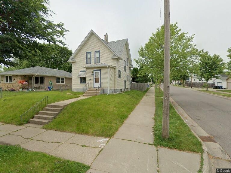 3255 N Irving Ave, Minneapolis, MN