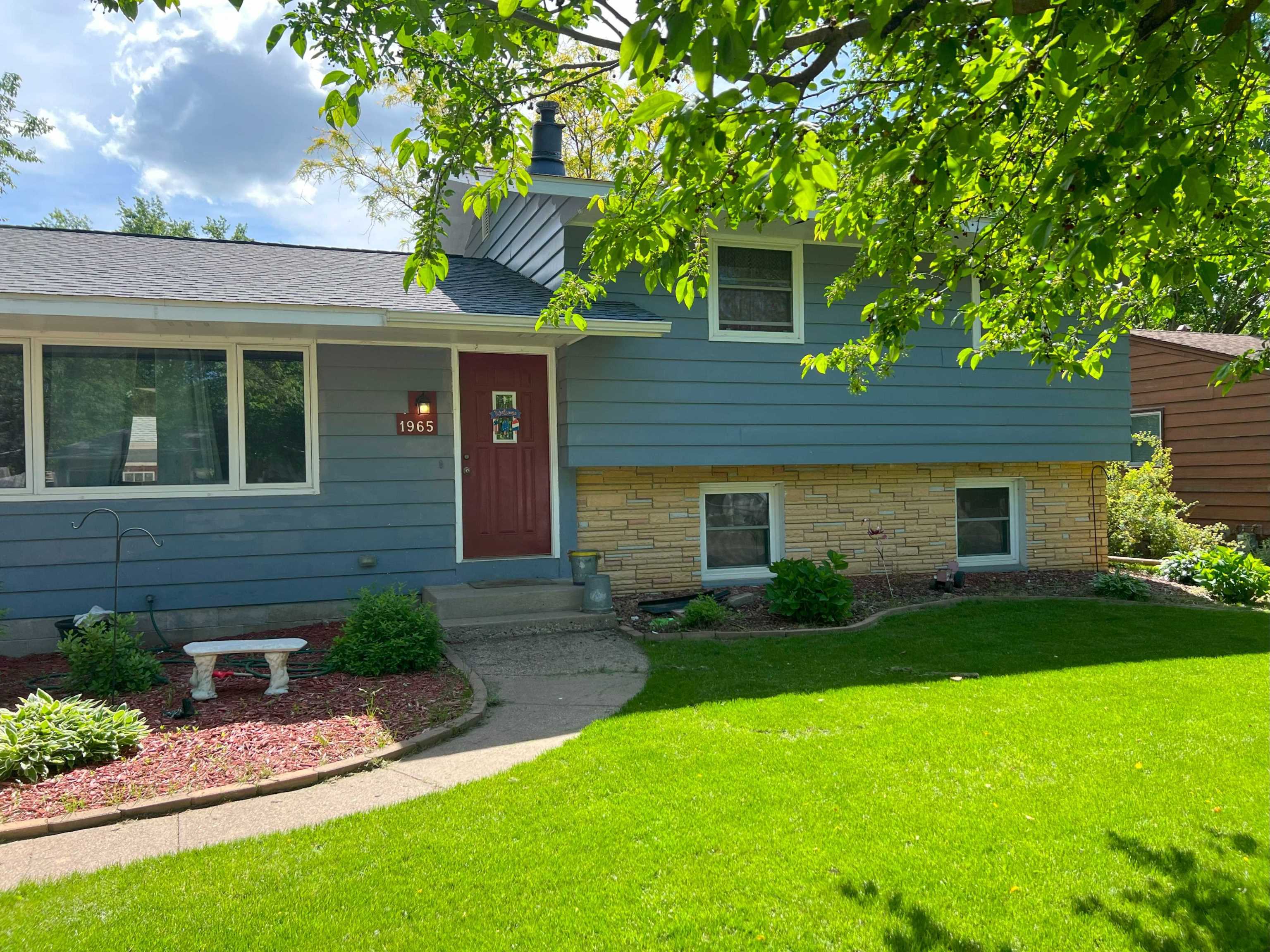 1965 Oak St<br />Hastings, MN