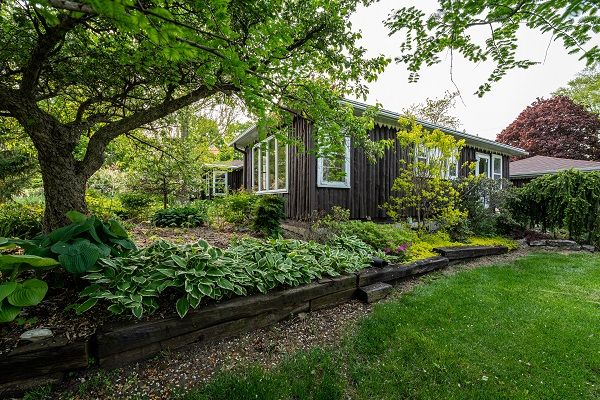 N3385 Hawthorne Rd, Lake Geneva, WI